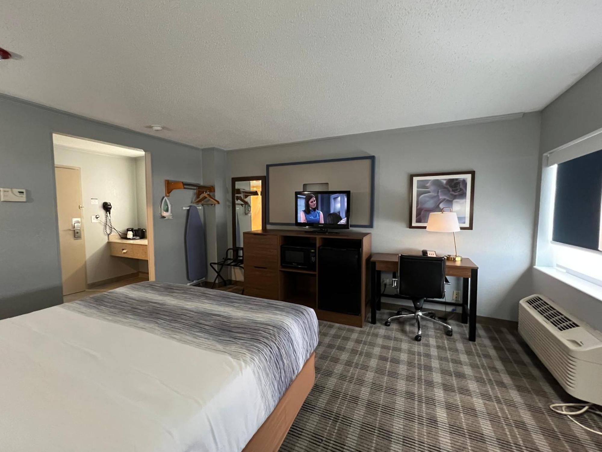 Americinn By Wyndham Glendale Milwaukee Whitefish Bay Exterior photo